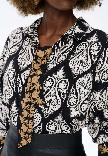 Жаккардовая вязаная кофта