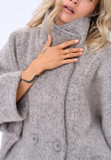 Короткое пальто