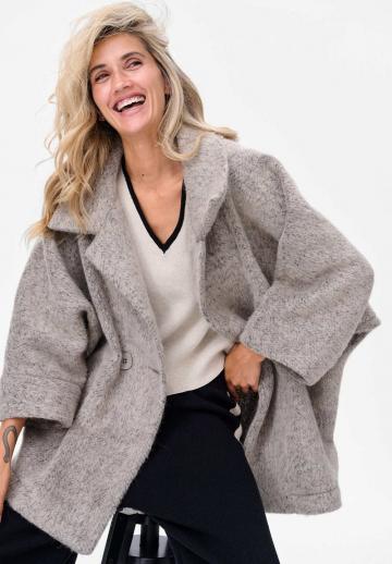 Короткое пальто