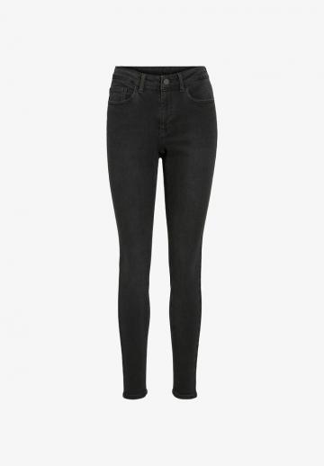 Узкие джинсы