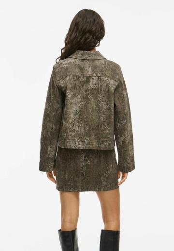 Джинсовая куртка