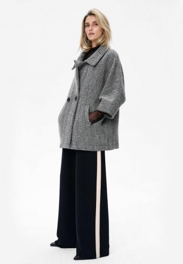 Короткое пальто