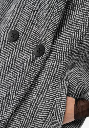 Короткое пальто