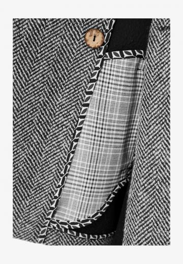 Короткое пальто