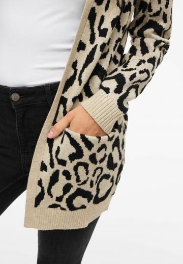Жаккардовая вязаная кофта