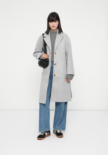 Шерстяное пальто