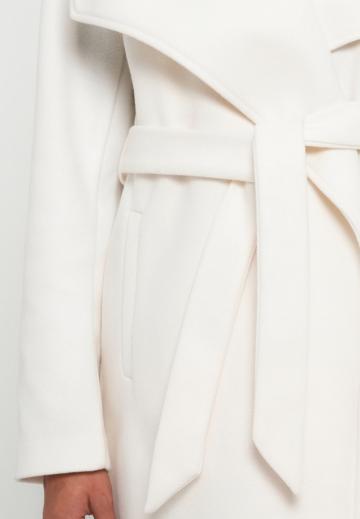 Короткое пальто