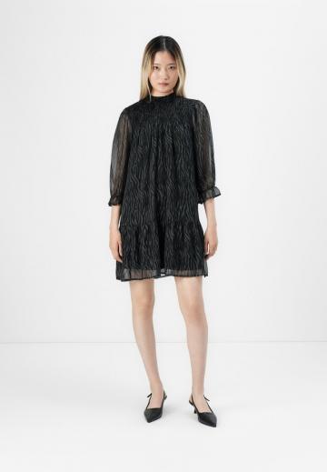 Короткое платье