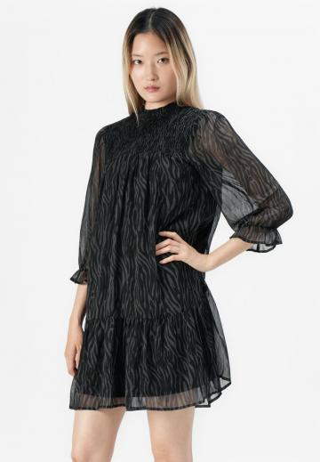 Короткое платье