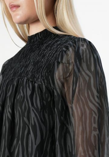 Короткое платье