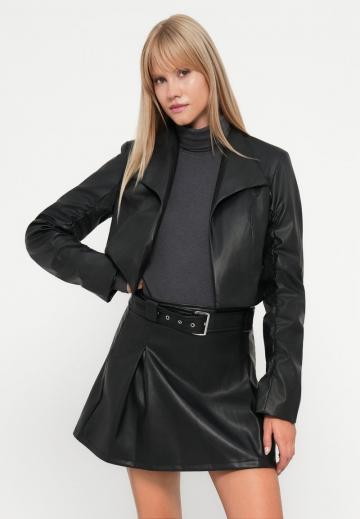 Короткий блейзер