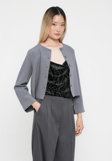 Короткий блейзер