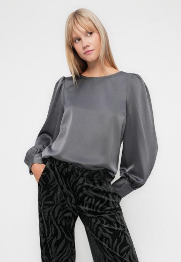 Атласная блузка