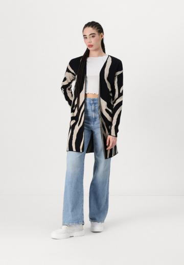 Жаккардовая вязаная кофта