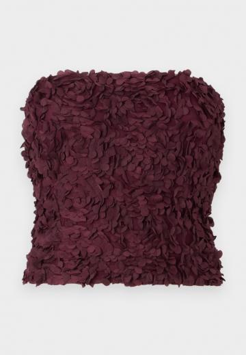 Топ без бретелек