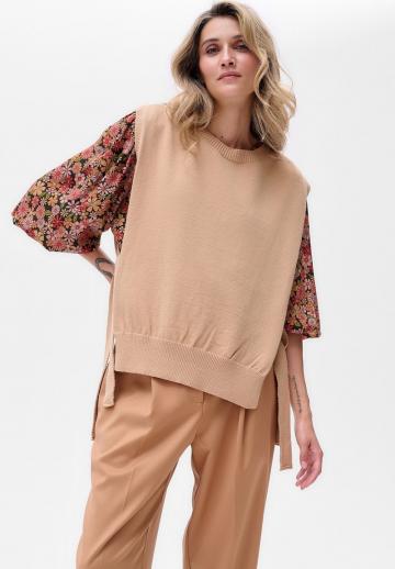 Длинный жилет