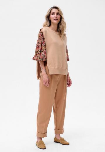 Длинный жилет