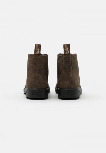 Ботинки на шнуровке