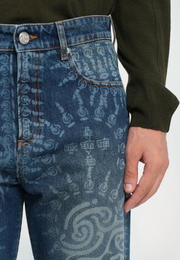 Прямые джинсы