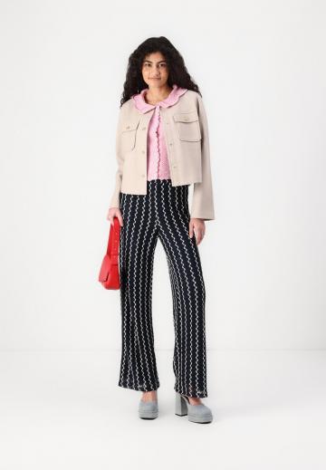 Короткая куртка