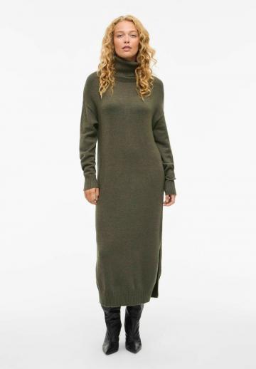 Вязаное платье