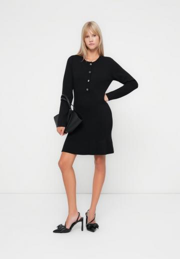 Вязаное платье