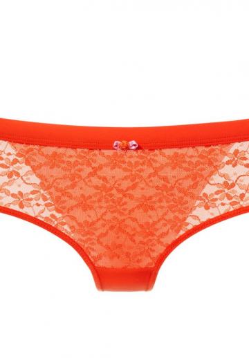 Трусы на бедрах