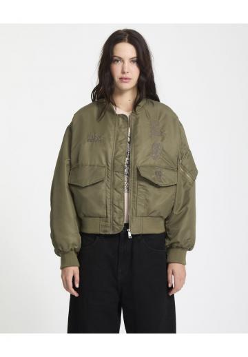 Куртка с накладнымит карманами