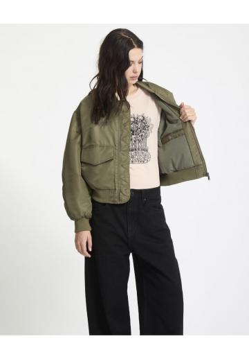 Куртка с накладнымит карманами