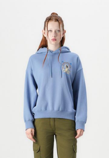 Пуловер с капюшоном