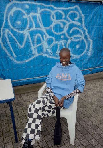 Пуловер с капюшоном