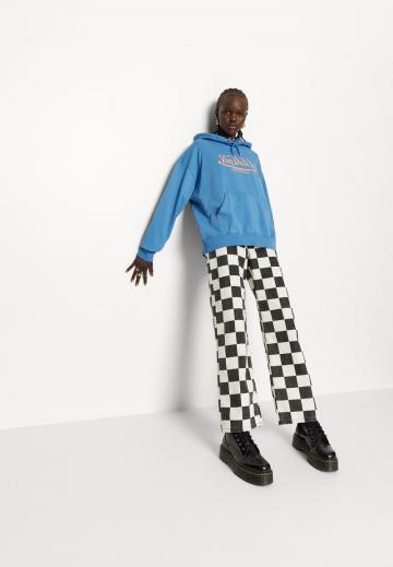 Пуловер с капюшоном