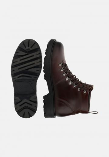 Ботинки на шнуровке