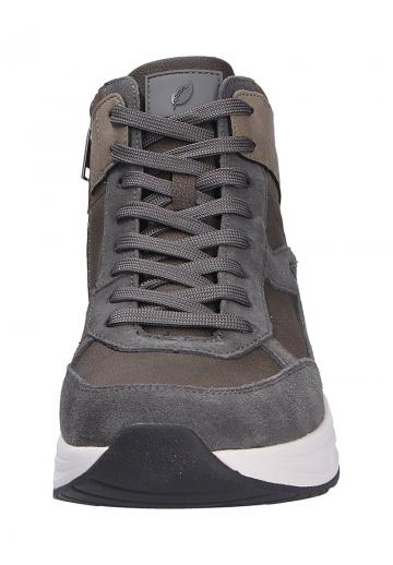 Ботинки на шнуровке