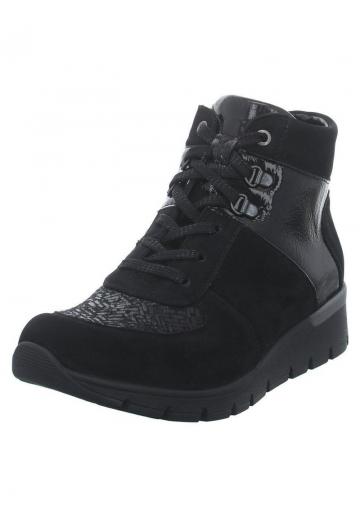 Ботинки на шнуровке