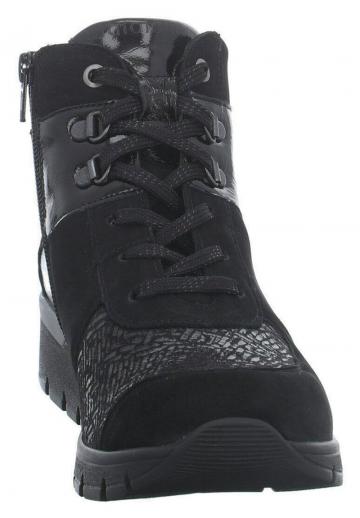 Ботинки на шнуровке