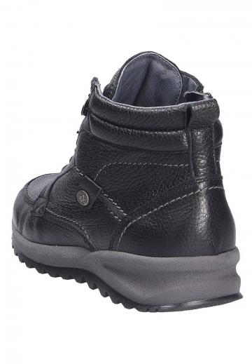 Ботинки на шнуровке