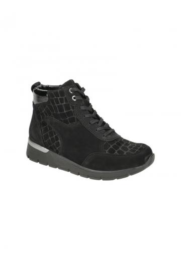 Ботинки на шнуровке