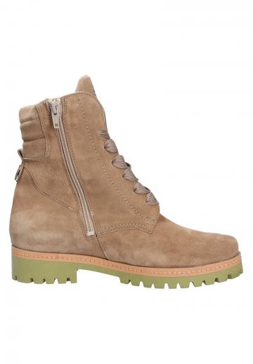 Ботинки на шнуровке