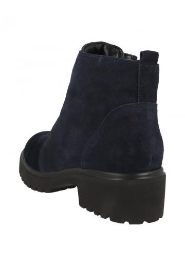 Ботинки на шнуровке