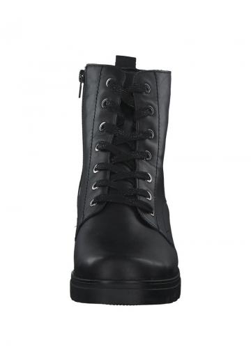 Ботинки на шнуровке