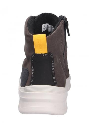 Зимние ботинки