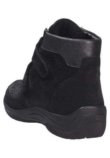 Зимние ботинки