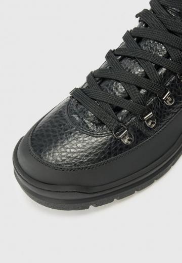 Зимние ботинки