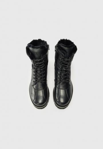 Зимние ботинки