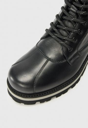 Зимние ботинки