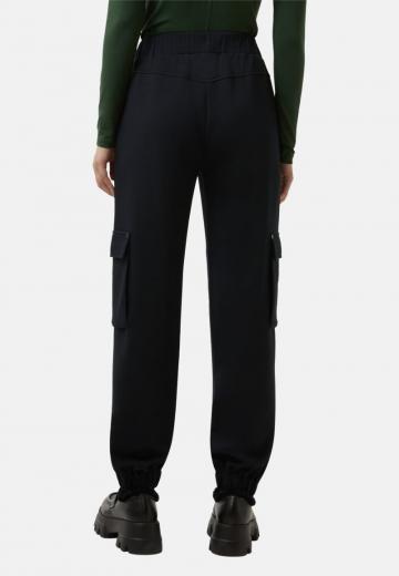 Брюки с накладными карманами
