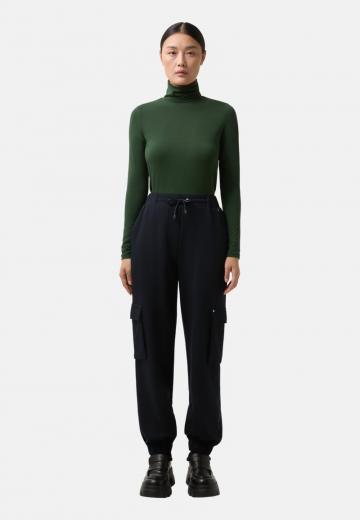 Брюки с накладными карманами