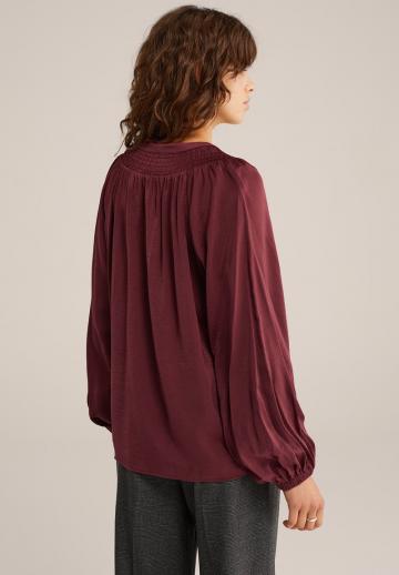 Атласная блузка