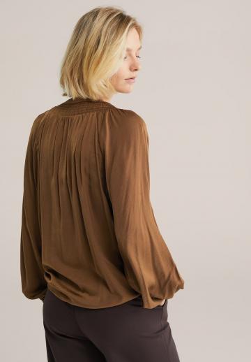 Атласная блузка